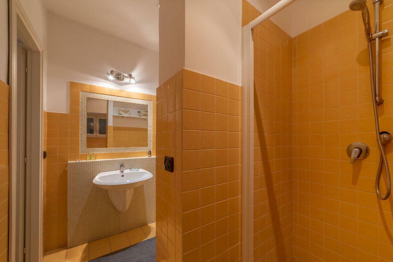 Colosseo & San Clemente Cozy Flat Rome Luaran gambar